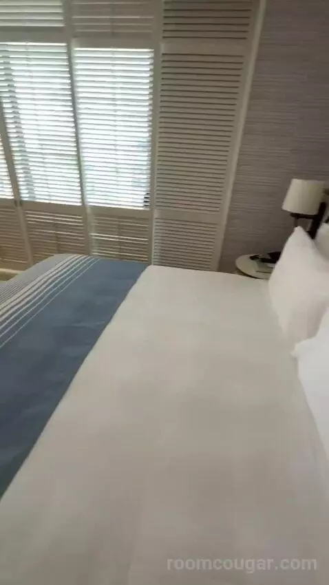 Partial Ocean View King (#834) bed picture #9