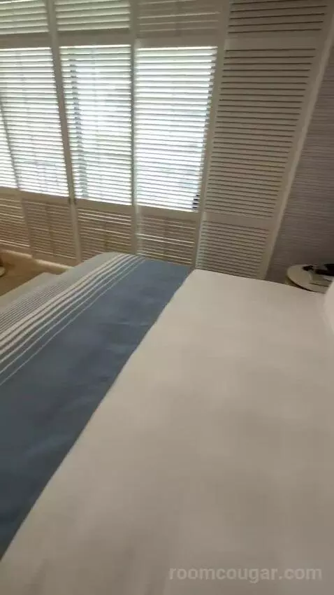 Partial Ocean View King (#834) bed picture #11
