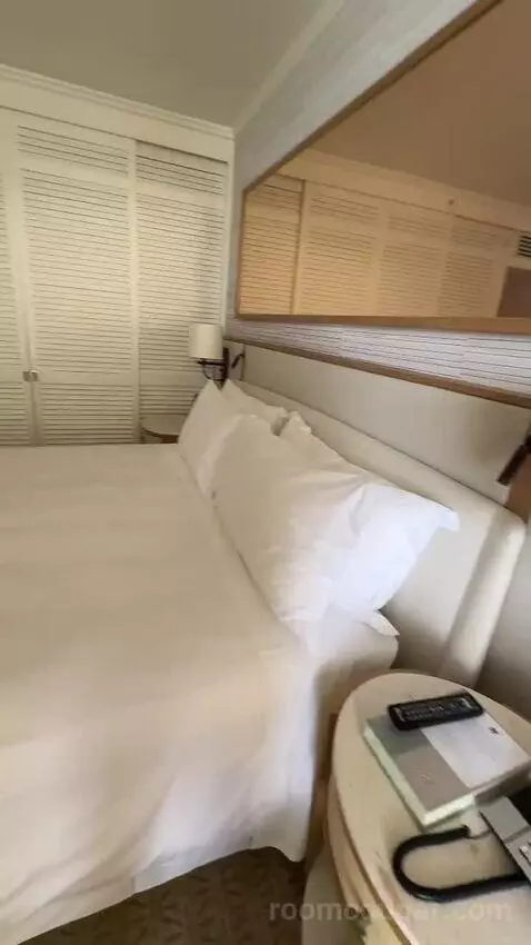 Ocean View King (#1135) bed picture #5