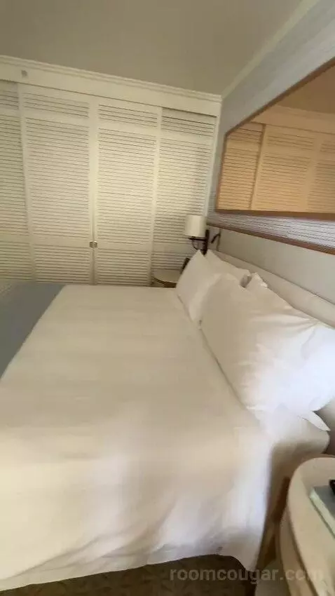 Ocean View King (#1135) bed picture #7