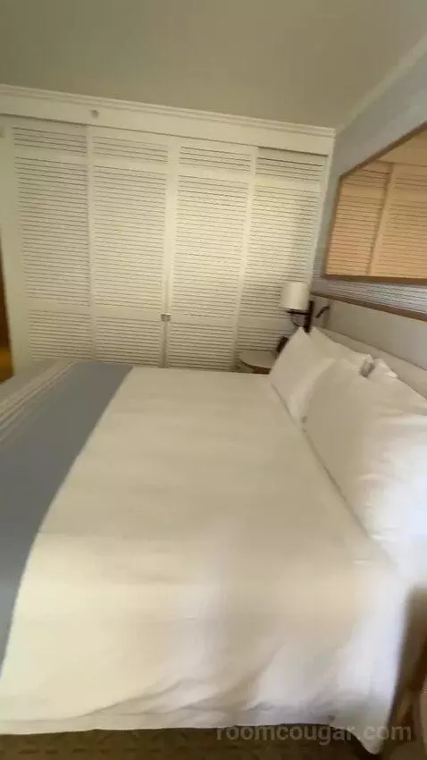 Ocean View King (#1135) bed picture #8