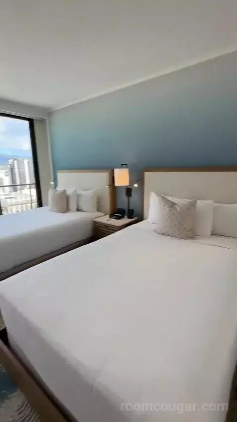 Mountain Waikiki View Double (#2214) bed picture #4