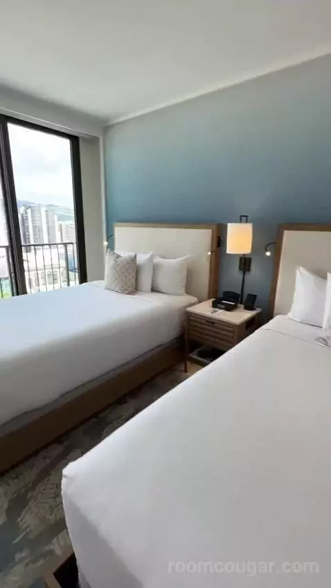 Mountain Waikiki View Double (#2214) bed picture #5