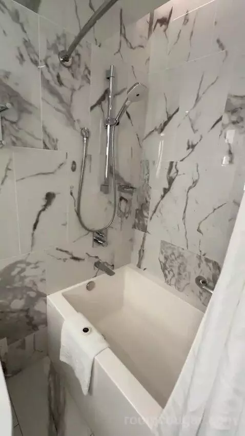 Standard Waikiki (#1916) bathroom picture #4