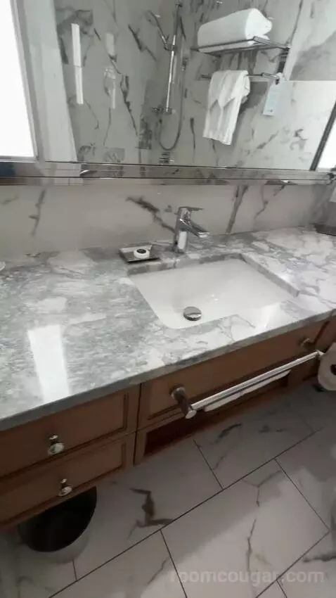 Standard Waikiki (#1916) bathroom picture #7