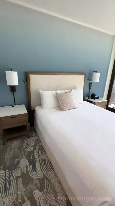 Queen Accessible Ocean View (#903) bed picture #6