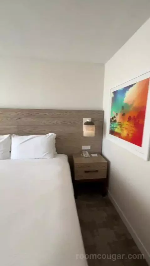 King Room with Ocean View (#1713) bed picture #11