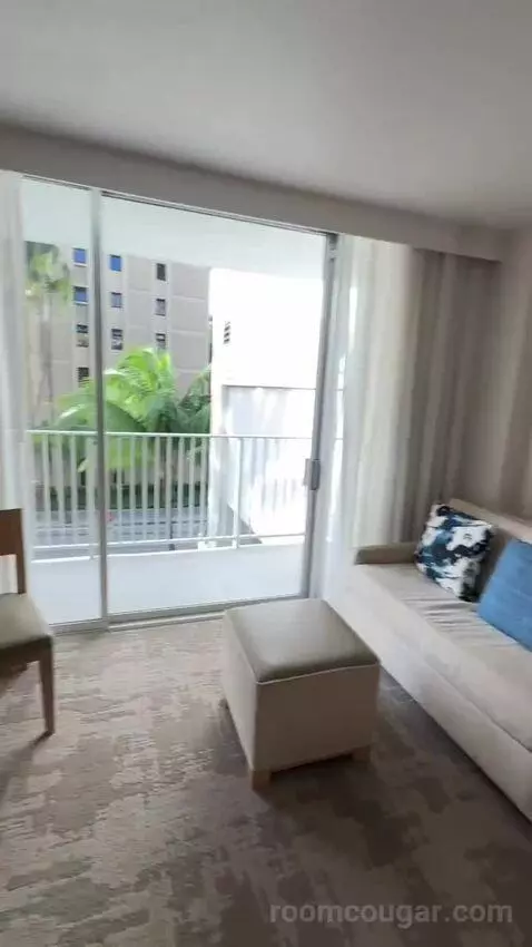 Standard King Room (#301) view picture #1