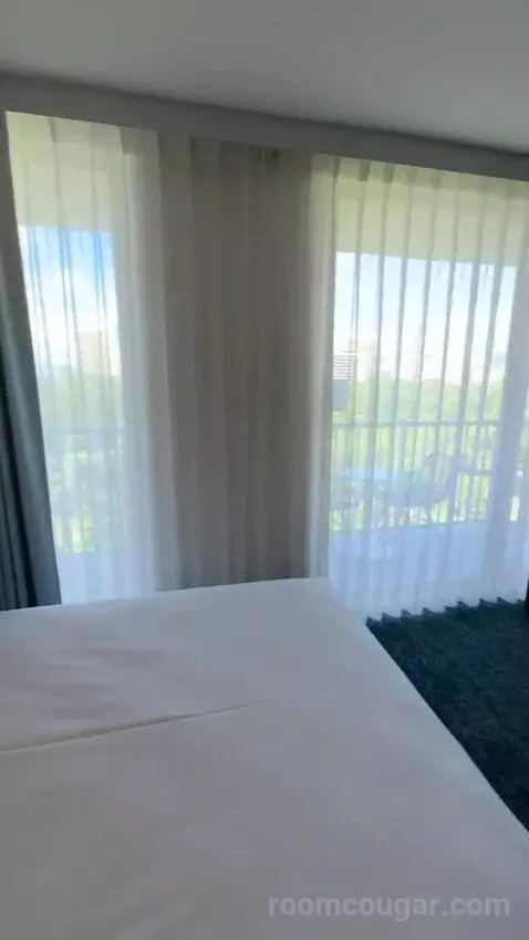 Pacific Tower Ocean View 2 Queen Beds (#828) bed picture #2