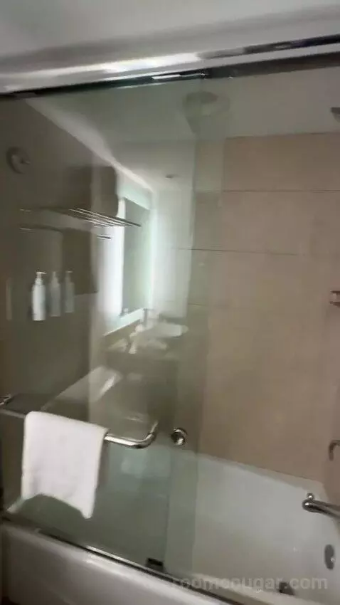 Pacific Tower Ocean View 2 Queen Beds (#828) bathroom picture #7