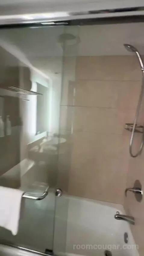 Pacific Tower Ocean View 2 Queen Beds (#828) bathroom picture #8