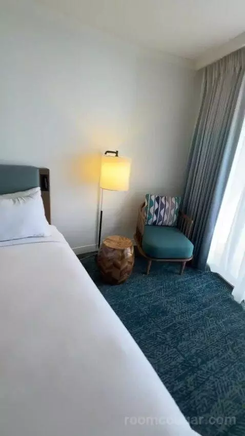 Diamond Head Ocean Front 1 King Bed (#805) bed picture #8