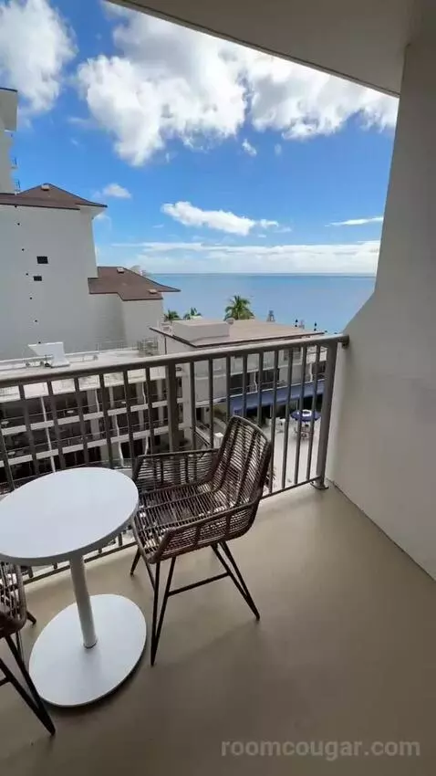 Diamond Head Ocean Front 1 King Bed (#805) view picture #4