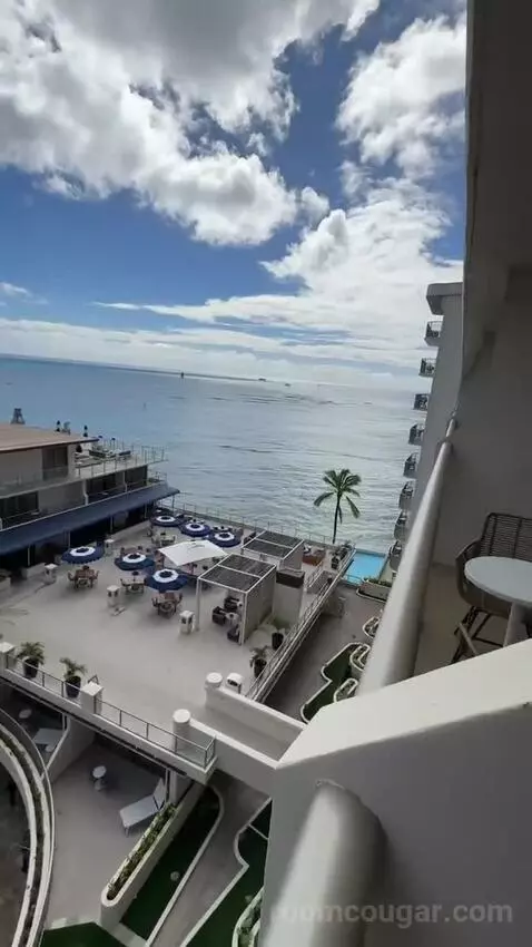 Diamond Head Ocean Front 1 King Bed (#805) view picture #11