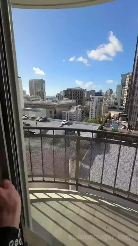 Corner Suite, 1 King Bed, Queen Day Bed, Twin Day Bed, Double Balcony (#1515) view picture #1