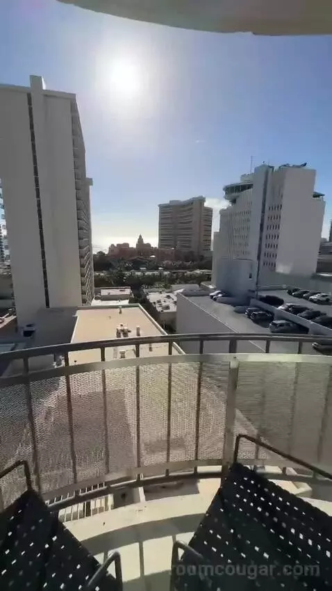 Corner Suite, 1 King Bed, Queen Day Bed, Twin Day Bed, Double Balcony (#1515) view picture #7