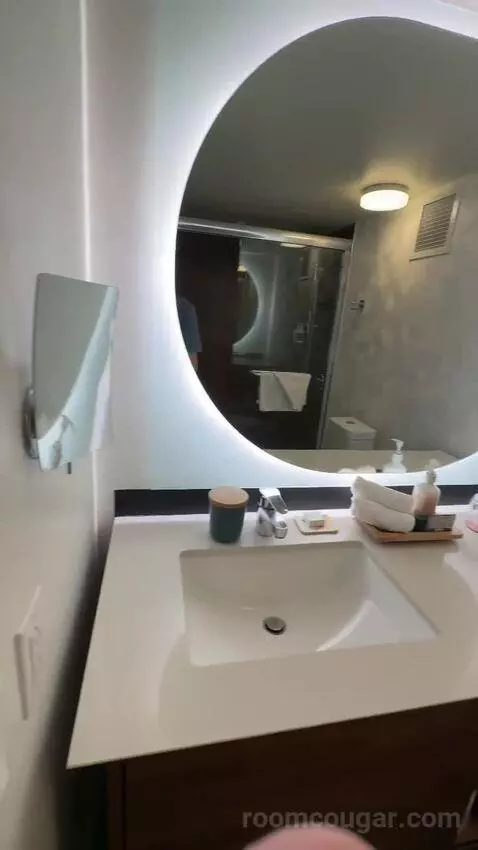 Deluxe Room, 2 King Beds, Balcony (#1413) bathroom picture #10