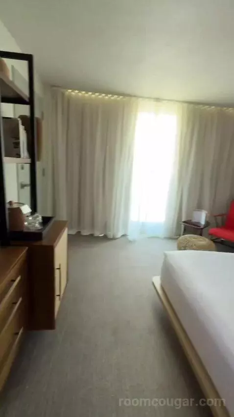 Deluxe Room, 1 King Bed, Balcony (#1409) bed picture #8