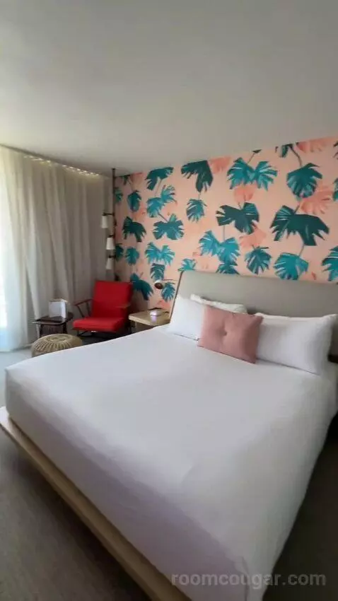 Deluxe Room, 1 King Bed, Balcony (#1409) bed picture #11