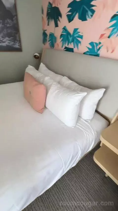 Corner Suite, 1 King Bed, Twin Day Bed, Double Balcony (#1214) bed picture #10