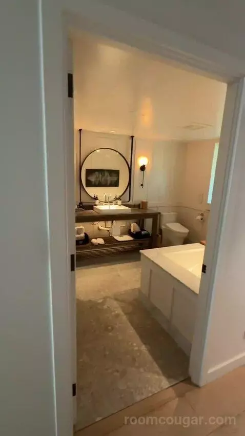 Ocean Front Bungalow, 1 King, Sofa Bed, Ocean Facing View, Ground Floor, Patio (#100) bathroom picture #2