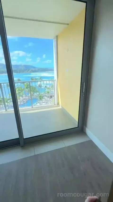Premium Ocean Front Lanai, Guest Room, 1 King, Ocean Facing View, Top Floor, Lanai (#604) view picture #6