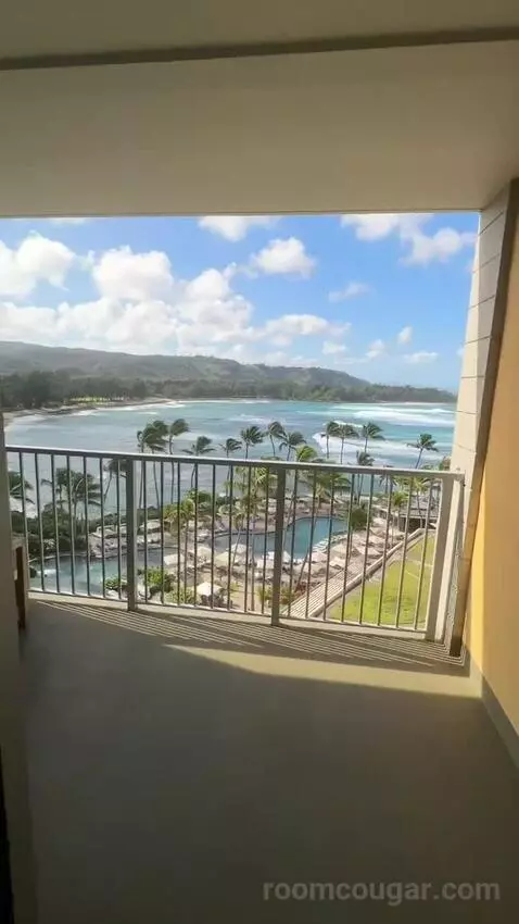 Premium Ocean Front Lanai, Guest Room, 1 King, Ocean Facing View, Top Floor, Lanai (#604) view picture #7