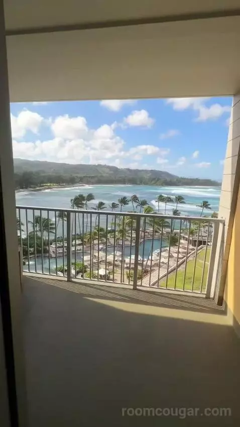 Premium Ocean Front Lanai, Guest Room, 1 King, Ocean Facing View, Top Floor, Lanai (#604) view picture #8
