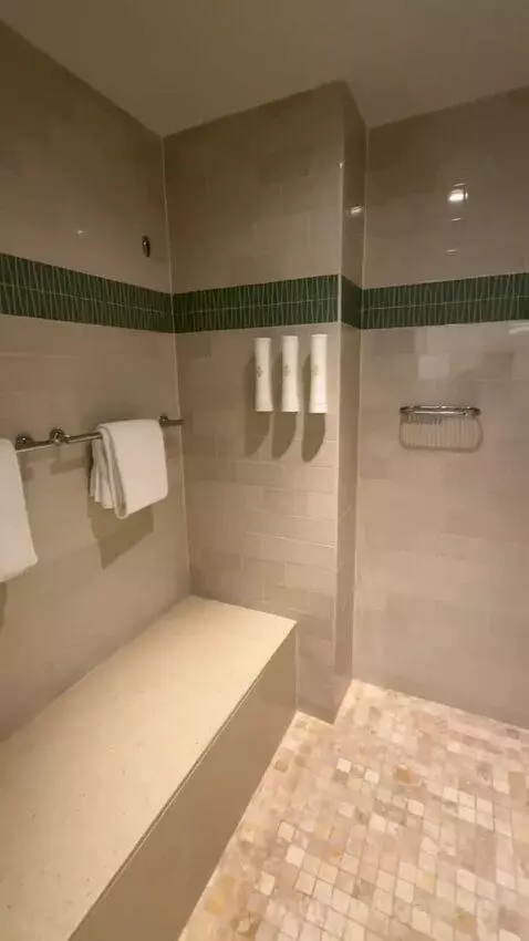Ocean Front Club, Club Lounge Access, Club Guest Room, 2 Queen, Ocean Facing View, Top Floor (#607) bathroom picture #7