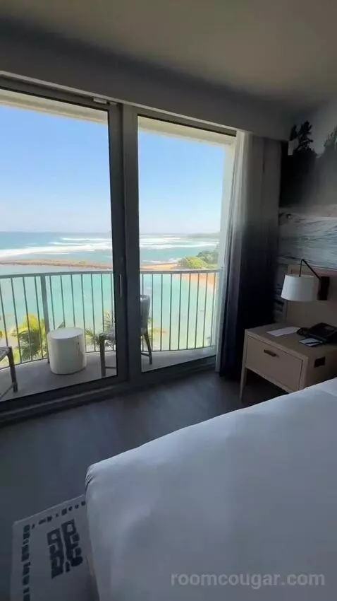Ocean Front Club, Club Lounge Access, Club Guest Room, 2 Queen, Ocean Facing View, Top Floor (#607) view picture #6
