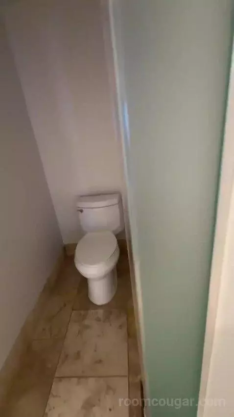 Premium Ocean Front, Guest Room, 1 King, Ocean Facing View, Top Floor, Balcony (#611) bathroom picture #4