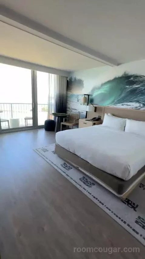 Premium Ocean Front, Guest Room, 1 King, Ocean Facing View, Top Floor, Balcony (#611) view picture #1