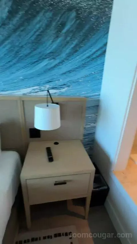 Premium Ocean Front, Guest Room, 1 King, Ocean Facing View, Top Floor, Balcony (#611) bed picture #5