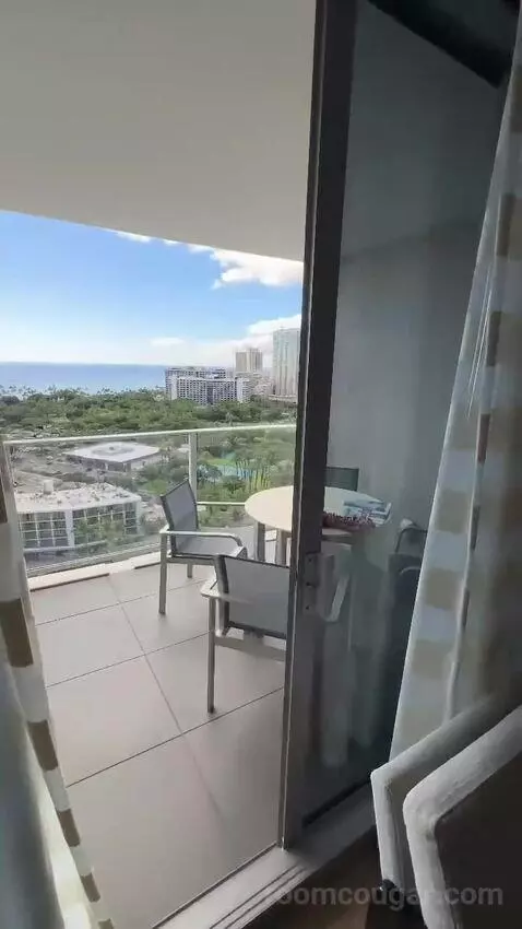 Grand One Bedroom Suite with Ocean View (D2105) view picture #3