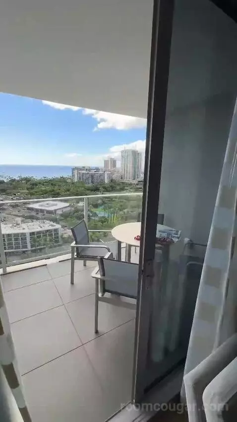 Grand One Bedroom Suite with Ocean View (D2105) view picture #4