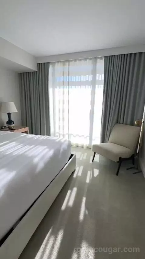 Deluxe Two-Bedroom Suite with Ocean View (E2202) bed picture #1