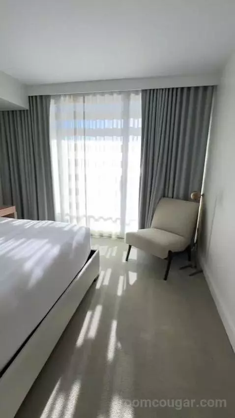 Deluxe Two-Bedroom Suite with Ocean View (E2202) bed picture #2