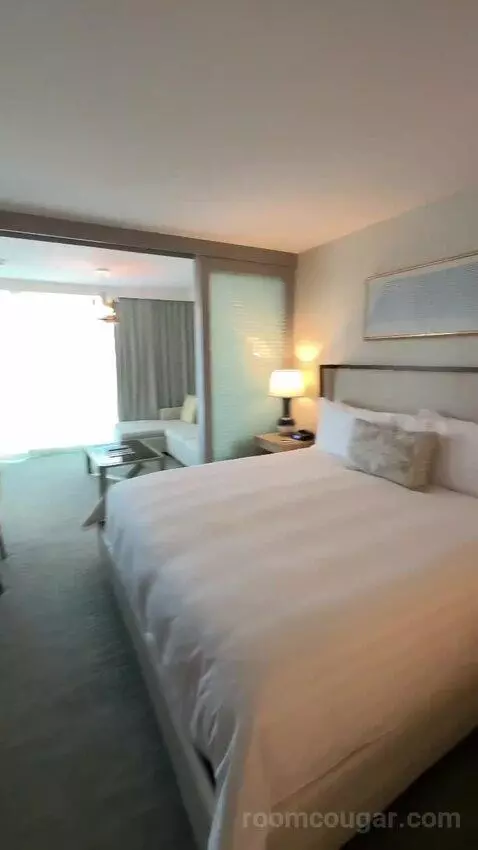 Corner Room with City and Ocean View (E1501) bed picture #1
