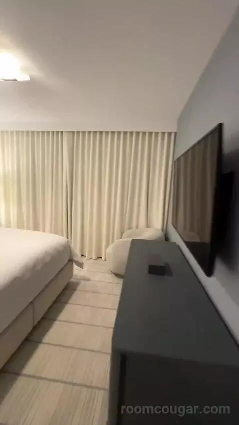 Penthouse (37th Floor) bed picture #8