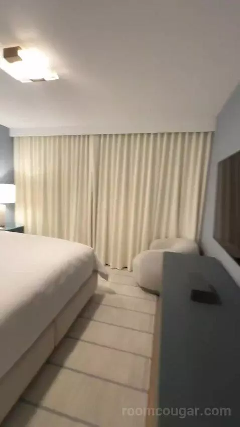 Penthouse (37th Floor) bed picture #10