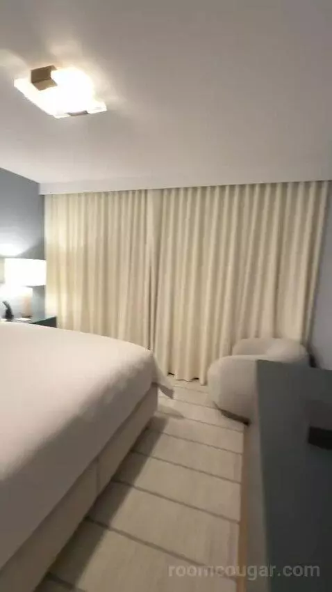 Penthouse (37th Floor) bed picture #11