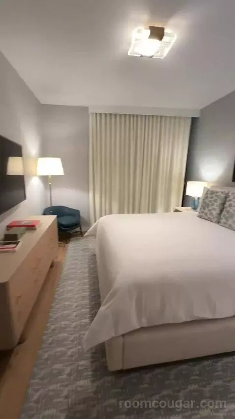 Penthouse (37th Floor) bed picture #4