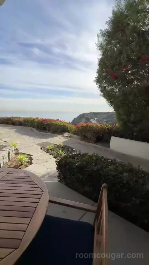 Pacific Edge Deluxe + Patio (#104) view picture #2