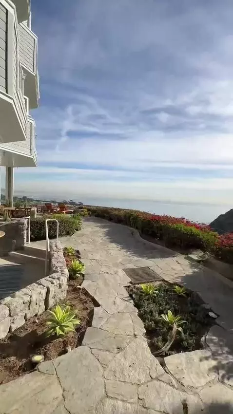 Pacific Edge Deluxe + Patio (#104) view picture #9