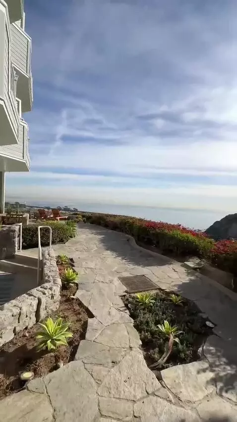 Pacific Edge Deluxe + Patio (#104) view picture #10
