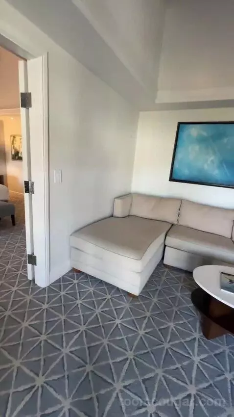 Executive Suite, 1 King with Sofa Bed, Garden View (#4017) bed picture #1