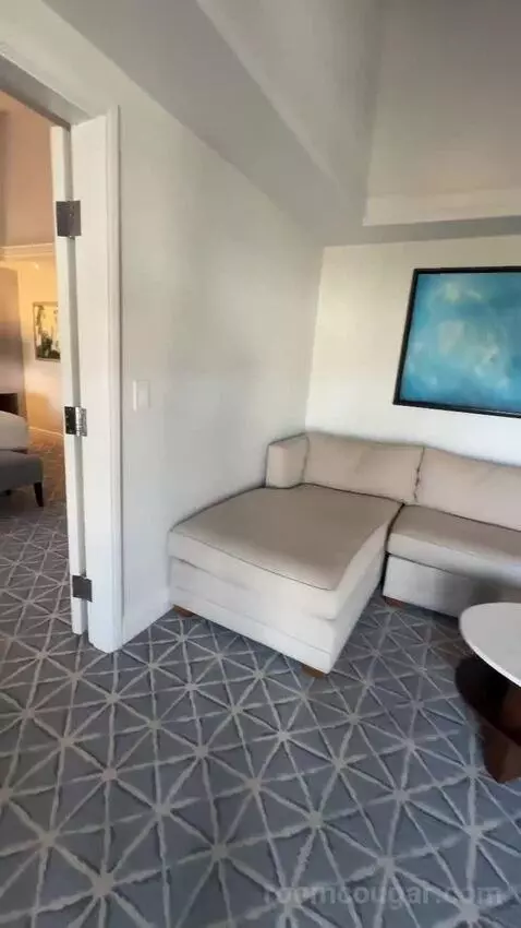 Executive Suite, 1 King with Sofa Bed, Garden View (#4017) bed picture #2