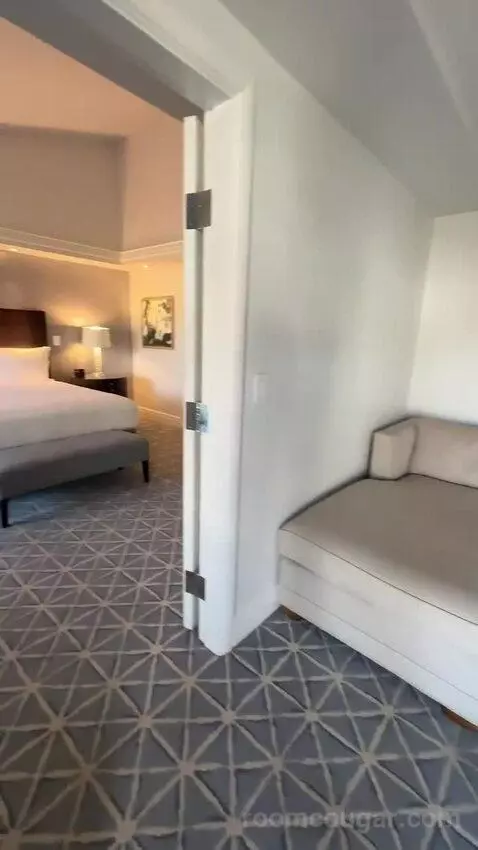 Executive Suite, 1 King with Sofa Bed, Garden View (#4017) picture #11