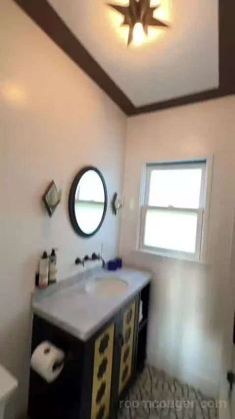 Queen Room with Sea View (#19) bathroom picture #4