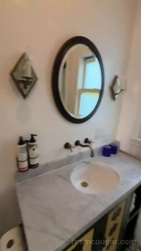 Queen Room with Sea View (#19) bathroom picture #11